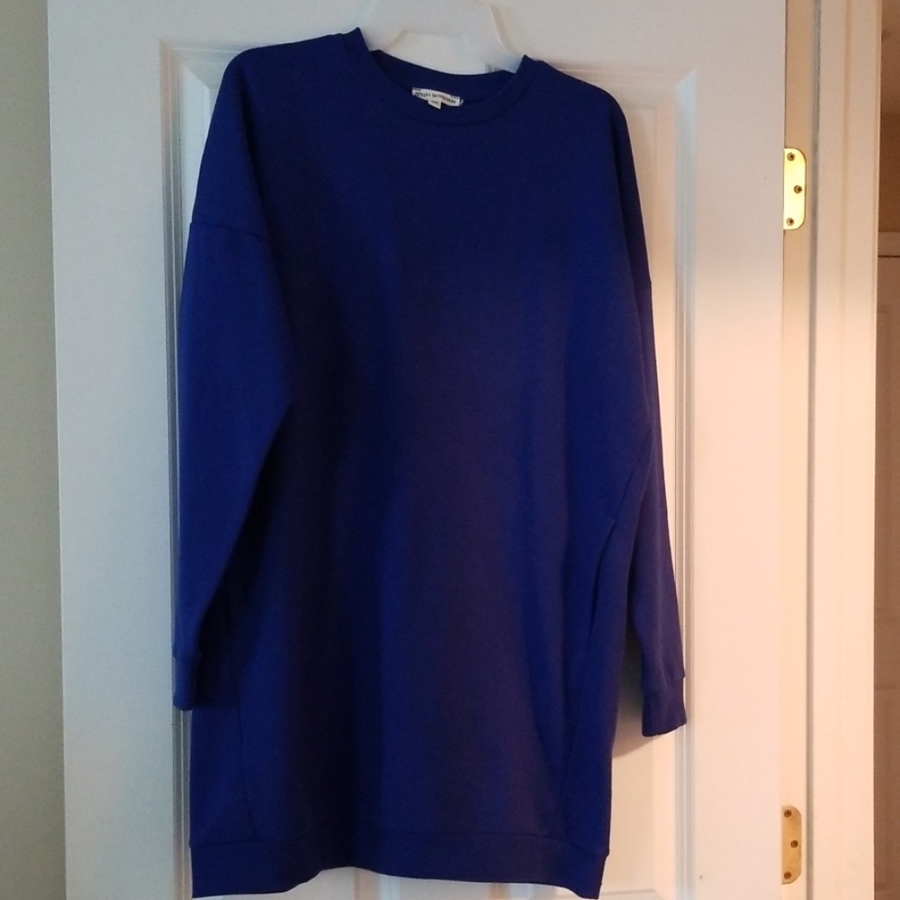 New Royal blue over sized sweatshirt with pockets